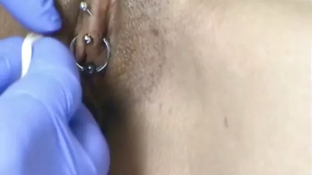 Sara Jessie se masturba xxx gratis tube en una celda de la cárcel