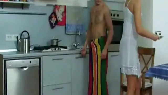 Yanks tatuada Mindy juega su arranque pelicula de cleopatra xxx