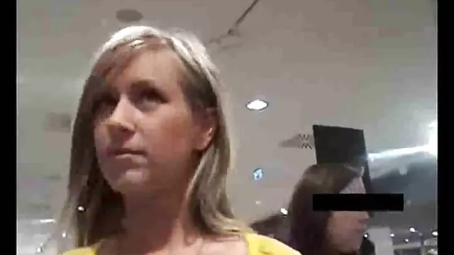 Chica cachonda en español casero xxx medias negras