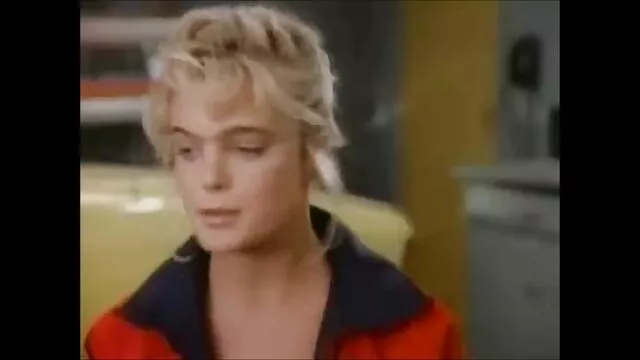 Nena morena traviesa está ansiosa por chupar descargar xxx gratis una enorme espada larga