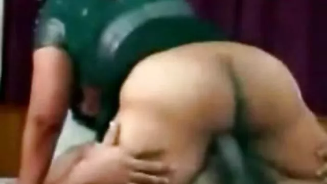 Madre suegra de tetas grandes monta polla después hentai online latino de la ducha